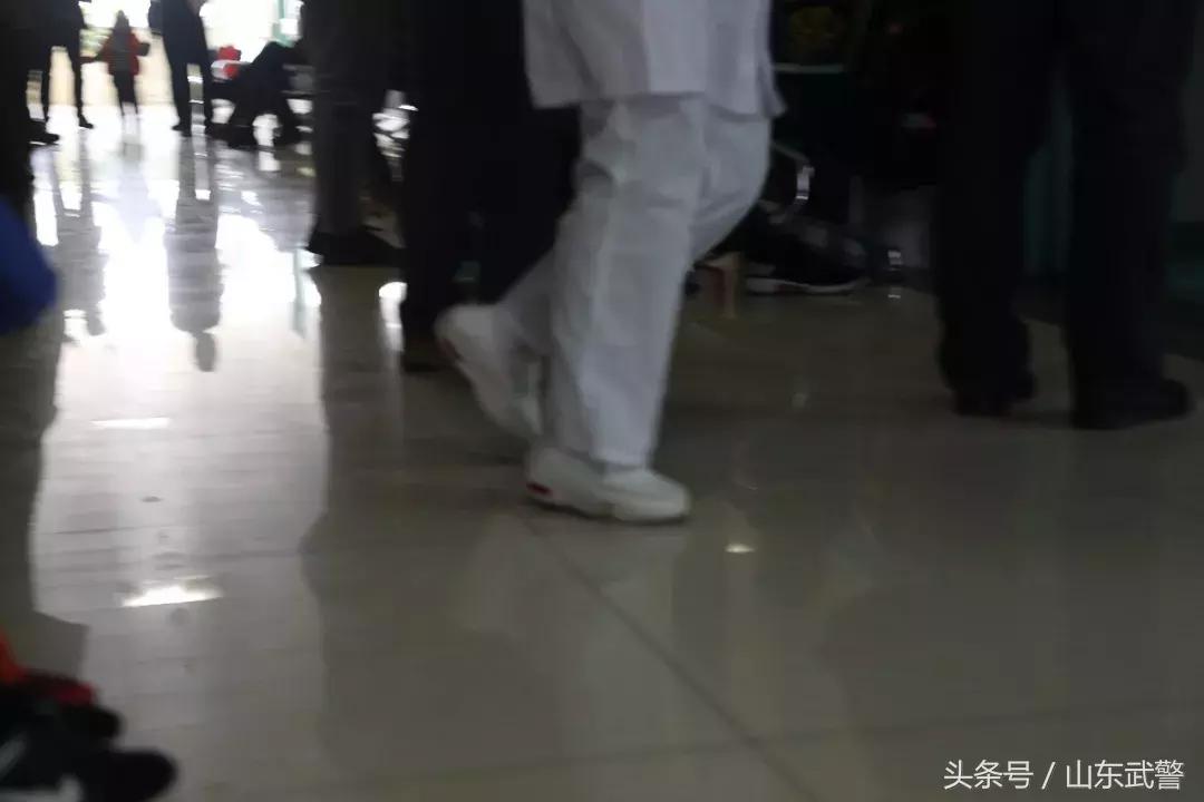 这波感冒来势汹汹,儿科病房爆满!这些医护人员水不敢喝,家不能回!