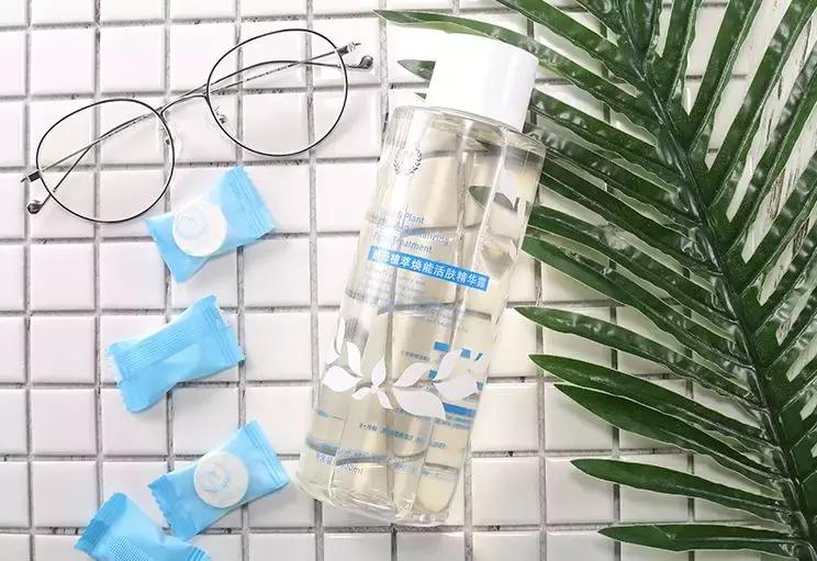 提倡国货需谨慎，被各大美妆博主捧上天的“网红国货”真的好用吗