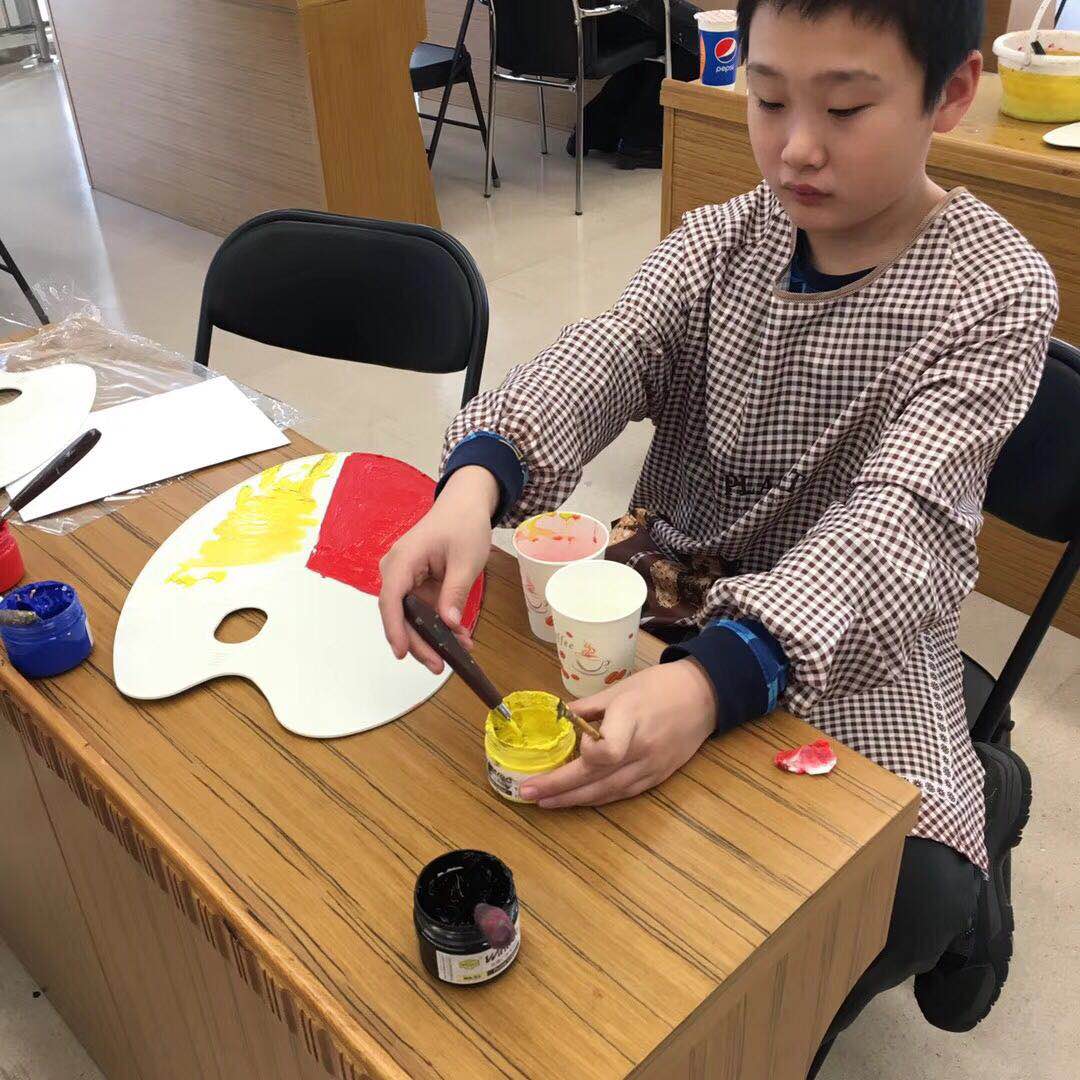 走进智障孩子世界,自闭症儿童的艰难成长之路