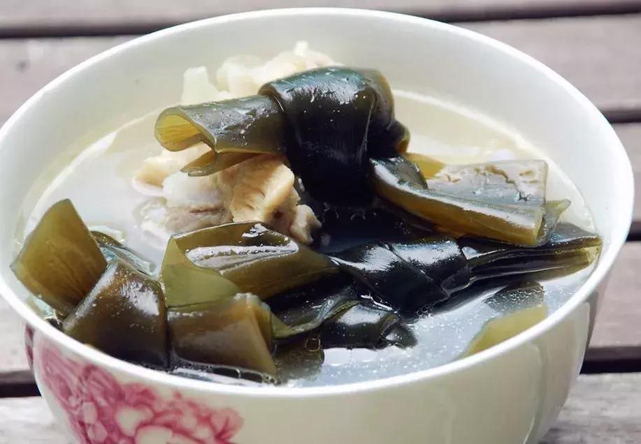 大骨头炖好后需要捞出来吗,大骨头炖好啦泡在汤里还是捞出来