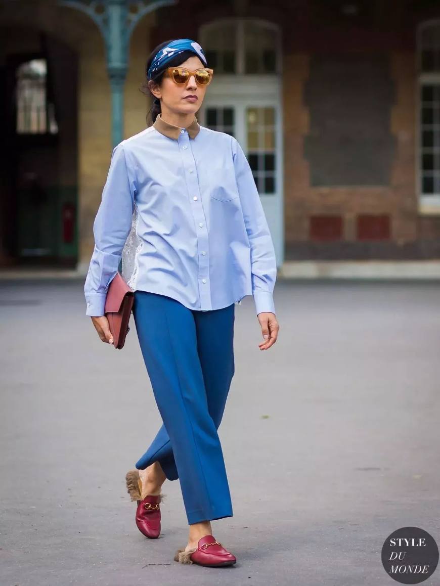 红色靴子鞋怎么搭配衣服女,红色高跟短靴怎么搭配衣服