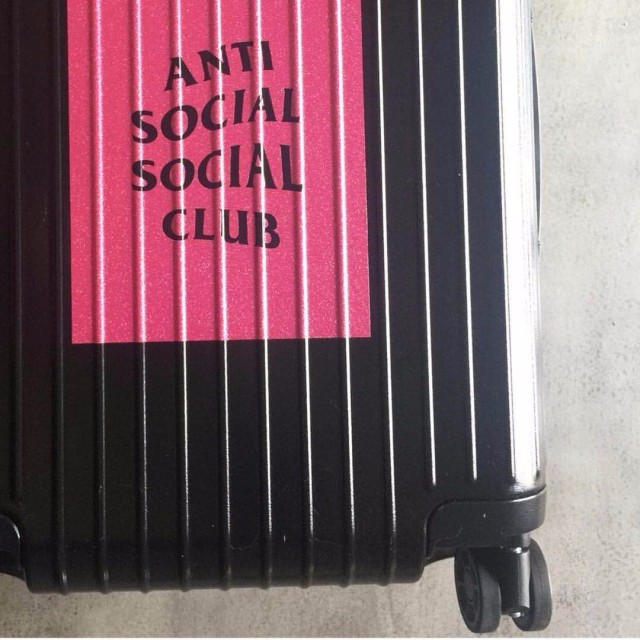 三分钟看完一周服装圈大小事：雅戈尔、森马、特步、探路者、Zara