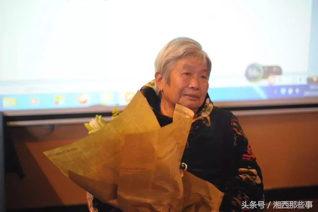 35岁，不想虚度人生，骑摩托车穿越青藏高原，写三本书还多次获奖