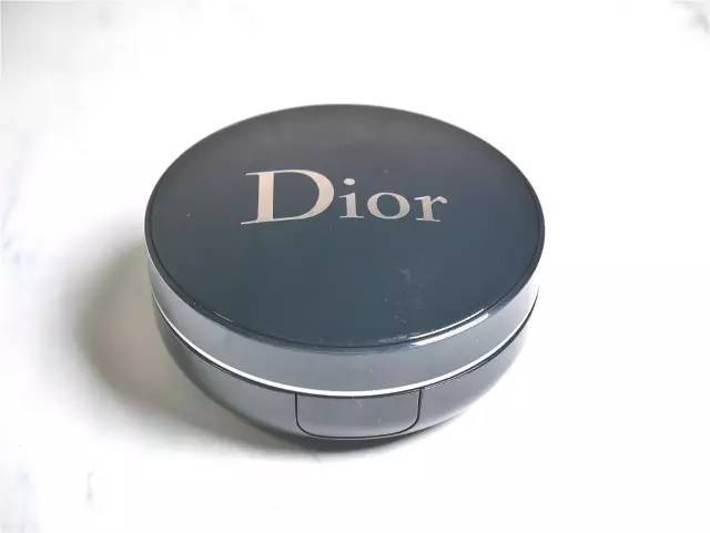 yslniki气垫和阿玛尼蓝气垫测评,ysl气垫推荐公认好用第一名测评