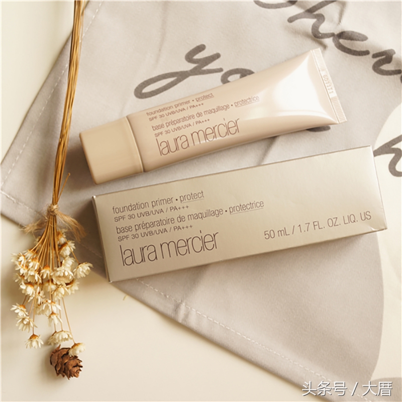 妆前起皮保湿补水推荐,浮妆掉粉脱妆用什么妆前乳