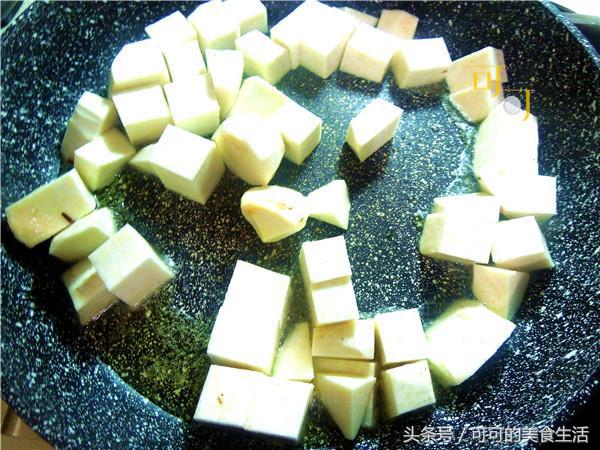 芋头这么做调料真简单，又粉又糯，我当咸口冰淇淋来吃，你也试试
