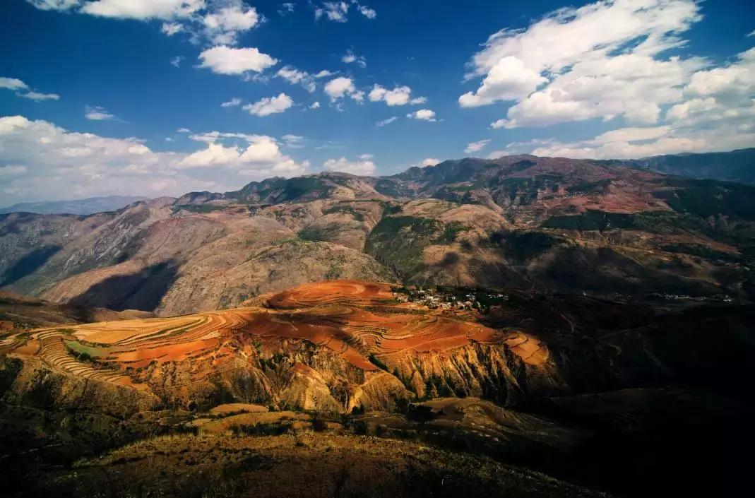 国内最值得自驾的7条绝美路线,自驾21条经典路线图