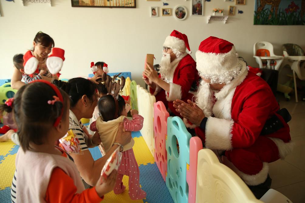从60岁老人到一家三口，“滴滴童话雪橇车”在这个圣诞经历了什么