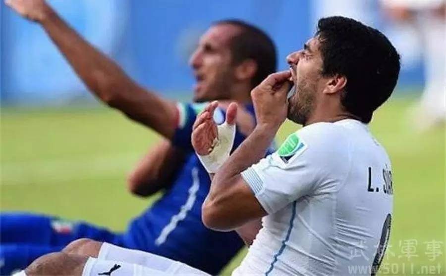 足球往事,足坛往事苏亚雷斯爱情故事