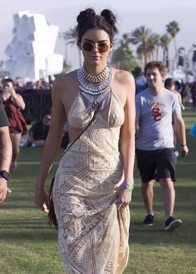 潮流音乐节换哪套衣服好,潮流出去玩穿搭