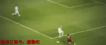 脚法进球,gif射门教学动态图