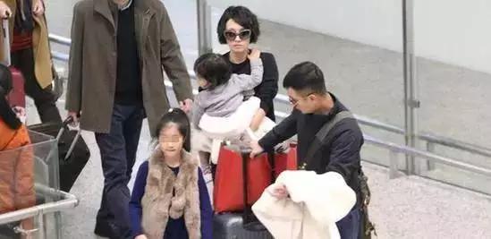 日本麻麻是这样带baby出门的...中国宝妈太羡慕！