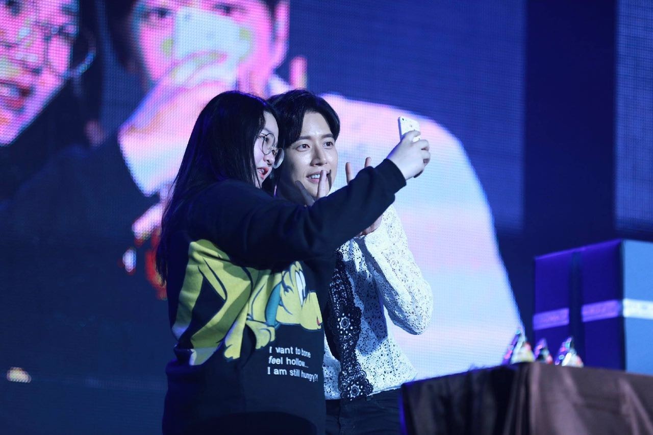 朴海镇恋爱曝光,朴海镇见面会照片