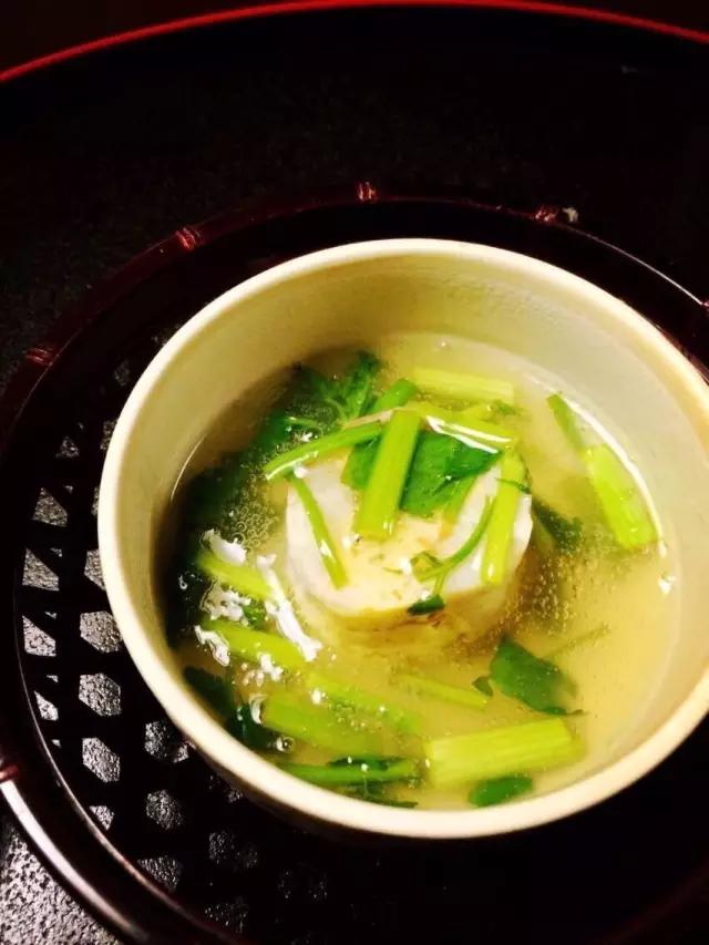 曼莉专栏｜葡萄*妞小**随妈游日本