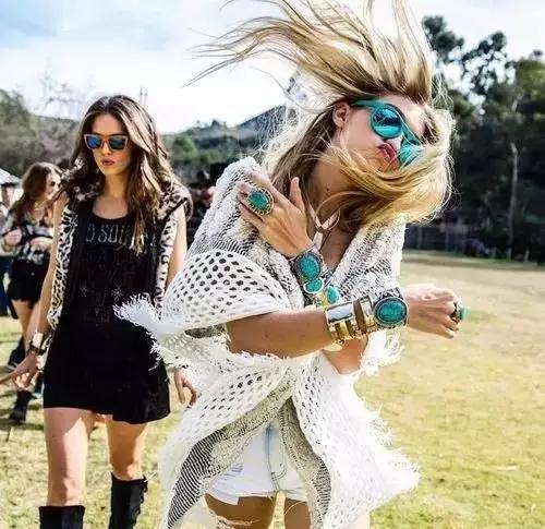 潮流音乐节换哪套衣服好,潮流出去玩穿搭