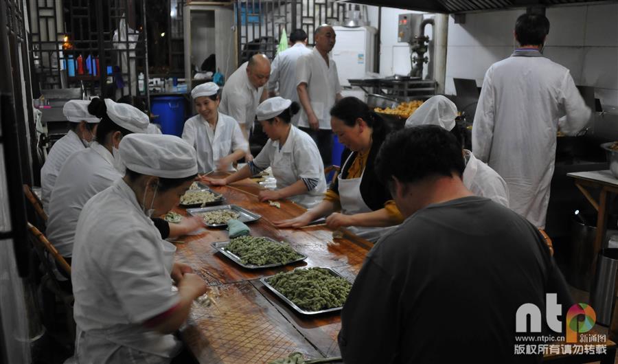 穿越百年的街市南塘老街,千年古街华丽蝶变