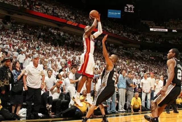 勒布朗詹姆斯成名前的故事 (勒布朗詹姆斯感人故事)