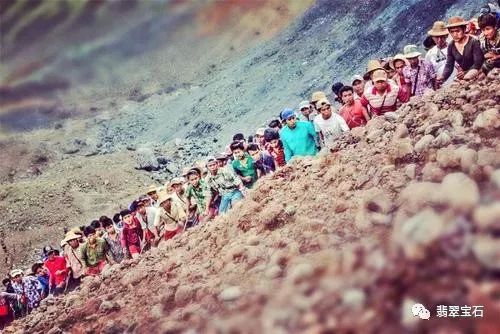 为什么缅甸翡翠才是纯天然,为什么翡翠原石都产自云南缅甸