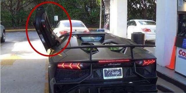 800万兰博基尼去加油,800万的兰博基尼加油