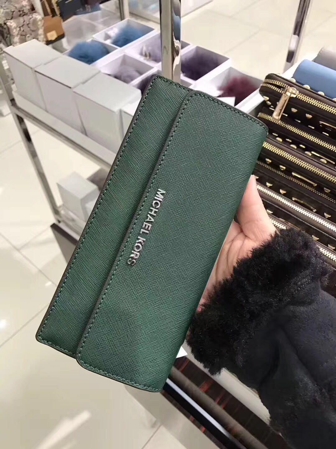 给女生买包包,给女生买名牌包包