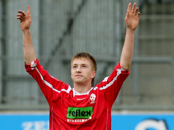 鲜衣怒马少年时,那年他们才十八如今已然退役,向逝去的青春致敬