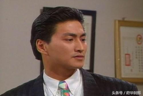 他曾是万千少女的梦中男神，为情约定三十年至今仍未娶！