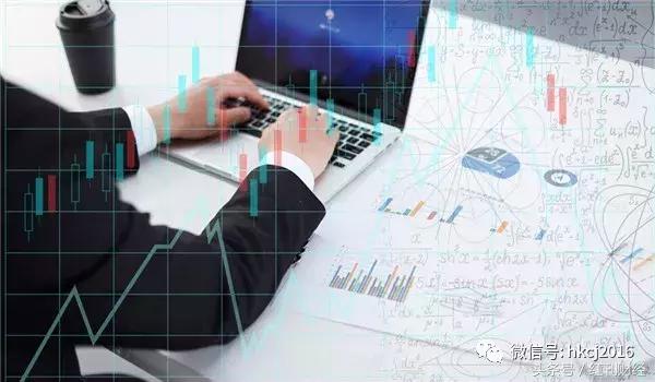 公募基金洗礼重回价值投资 (公募基金抱团赛道股一地鸡毛)