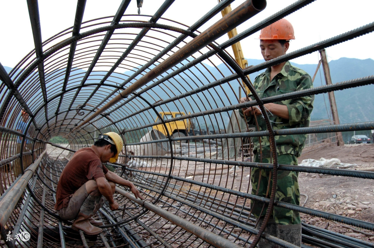 旋挖钻孔灌注桩干孔作业技术交底,旋挖钻孔灌注桩护筒埋设技术交底