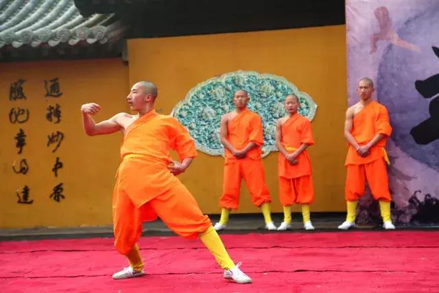 少林小子李连杰几岁,李连杰小时候在少林寺