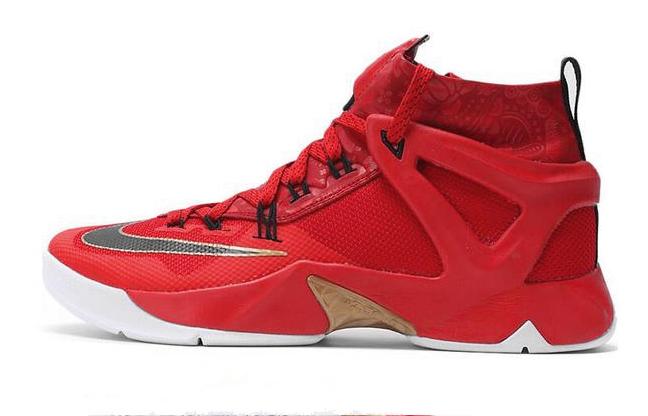 詹姆斯使节12和使节11哪个好,詹姆斯使节13好还是使节12好