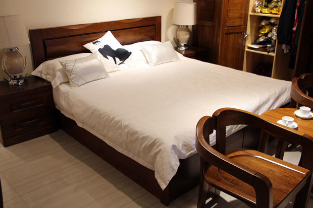 京华家具黄金胡桃木卧室四件套促销16300元