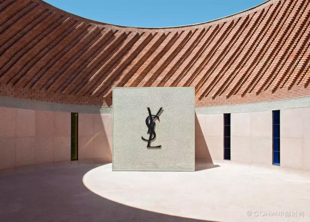 ysl设计手绘,看ysl的设计灵感如何应用在空间中