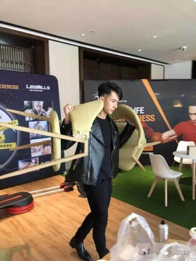 吴尊在深圳的健身房,吴尊的健身视频