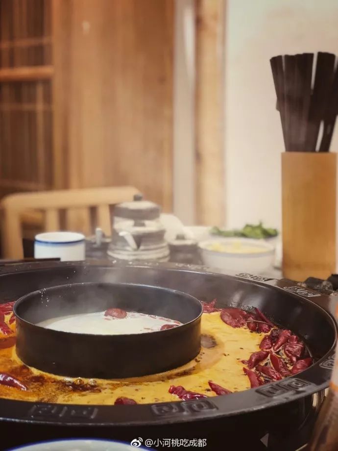 这条美食老店众多的成都小街，竟是《芳华》原型地，主角瘦真不科学