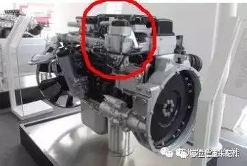 重汽德国曼发动机打气泵咋拆,重汽曼机燃气发动机气泵拆卸