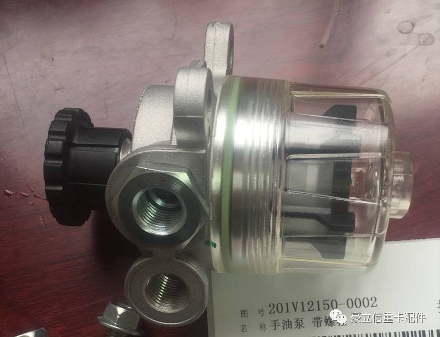 重汽德国曼发动机打气泵咋拆,重汽曼机燃气发动机气泵拆卸