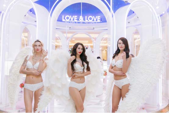 LOVELOVE概念店元旦开业真爱之花誓将浪漫进行到底