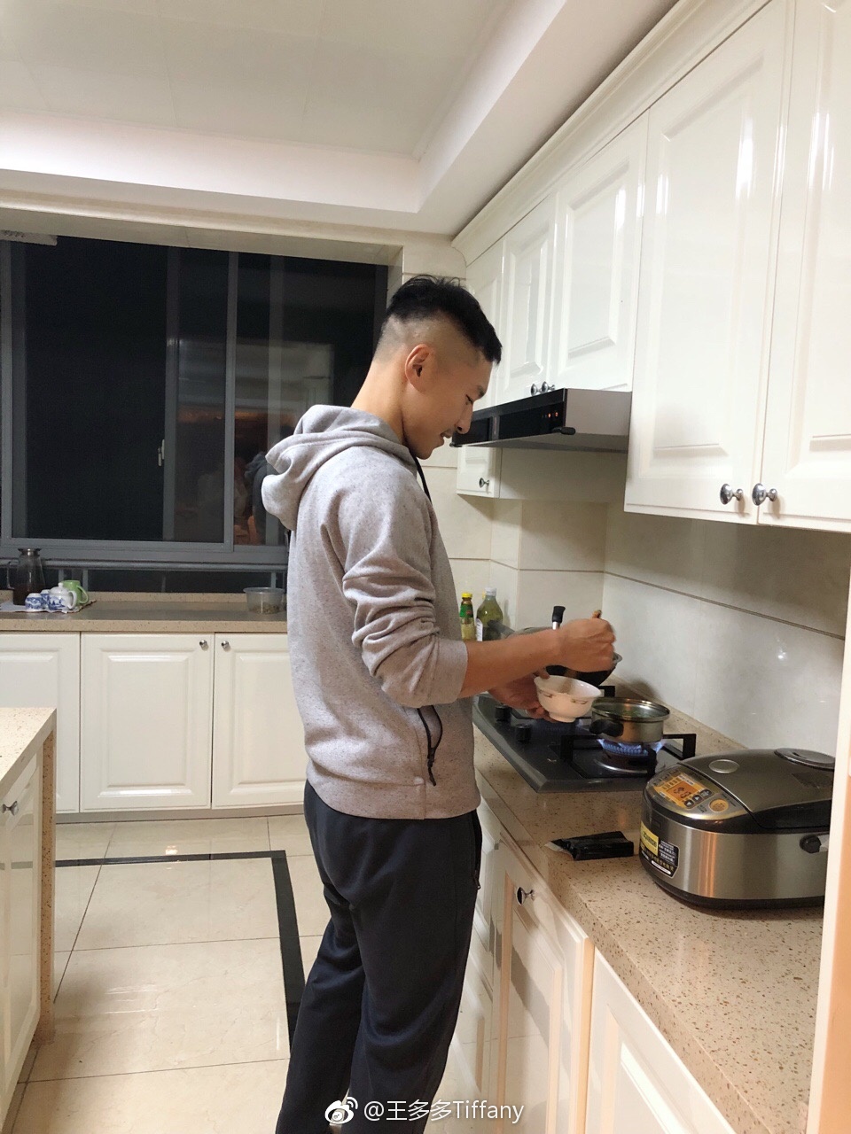 苏宁惊艳写真照,苏宁队长吴曦视频