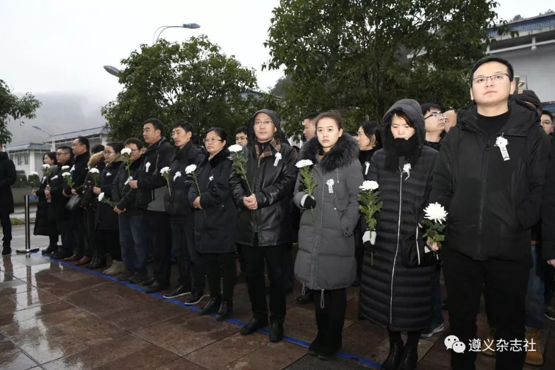 徐梅同志遗体告别仪式在灵鼎山殡仪馆举行