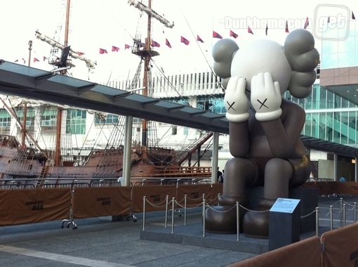 优衣库什么时候才会上kaws,kaws优衣库有人穿吗