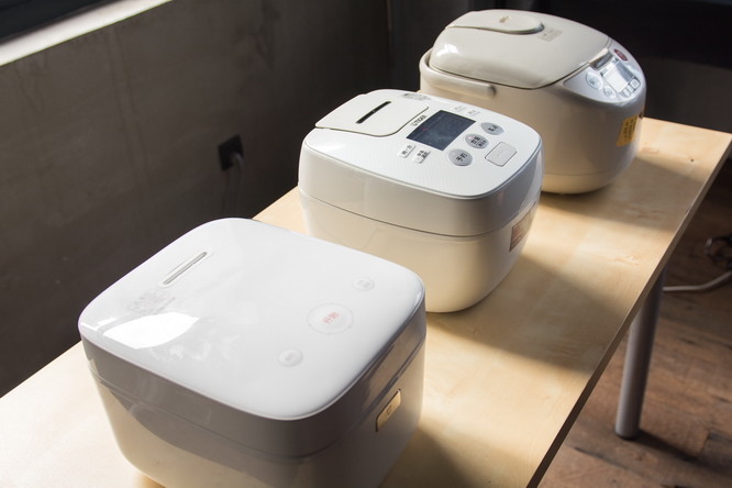 爱活角斗场|日系电饭煲做饭更好吃？我们用三款电饭煲做了盲测