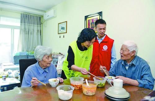内蒙古日报头条重要内容是什么,内蒙古最新日报消息