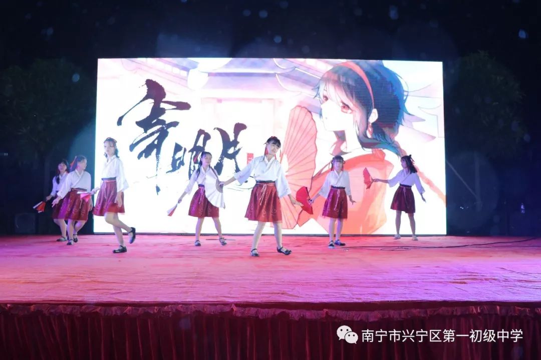 瀛︽牎涓嶅繕鍒濆績鐗㈣浣垮懡娲诲姩鎶ラ亾,涓嶅繕鍒濆績鏍″洯瑙嗛