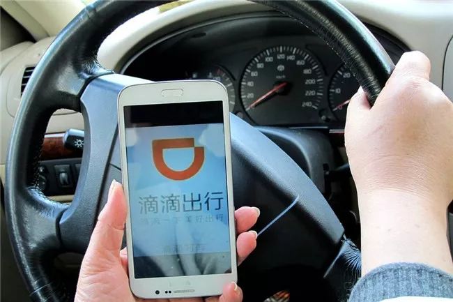 车身广告收费价格标准,车身广告一年费用多少钱