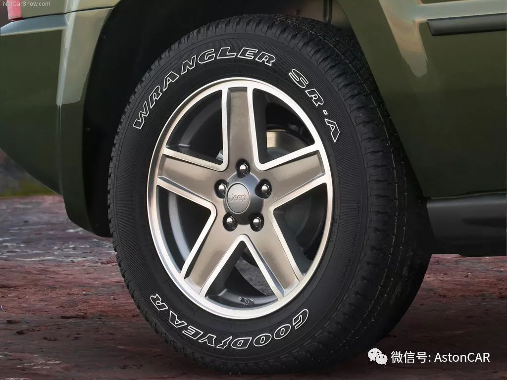 jeep自由客每款的对比,jeep自由客没有四驱是什么问题