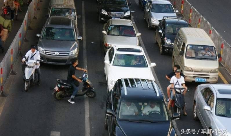 自己守法开车，却被电动车撞了应该怎么办？