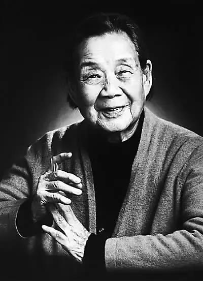 这两位90后的同框,告诉你什么是青春万岁丨2017“感动师大”新闻人物温情揭晓