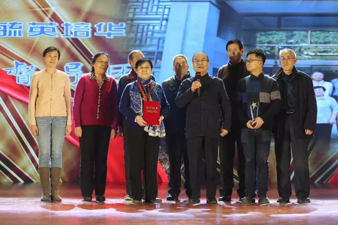 这两位90后的同框,告诉你什么是青春万岁丨2017“感动师大”新闻人物温情揭晓