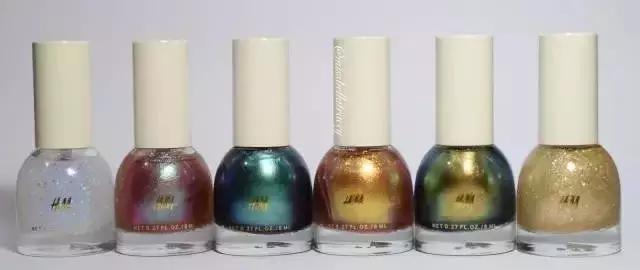 红色挑心系列美甲,明星同款纯色美甲推荐