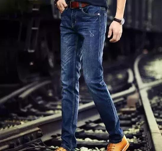 新买的加绒牛仔裤褪色处理妙招,牛仔裤褪色怎么修复原来的色差